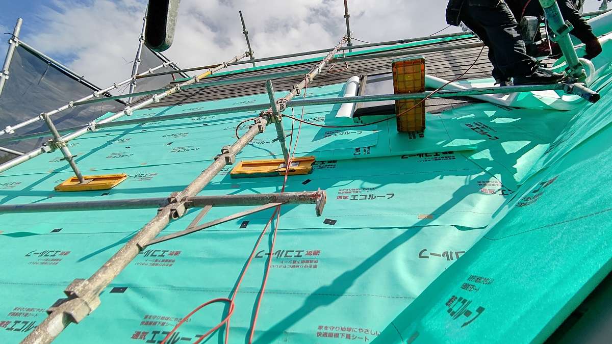 屋根のリフォーム工事　屋根カバー工法　ルーフィング